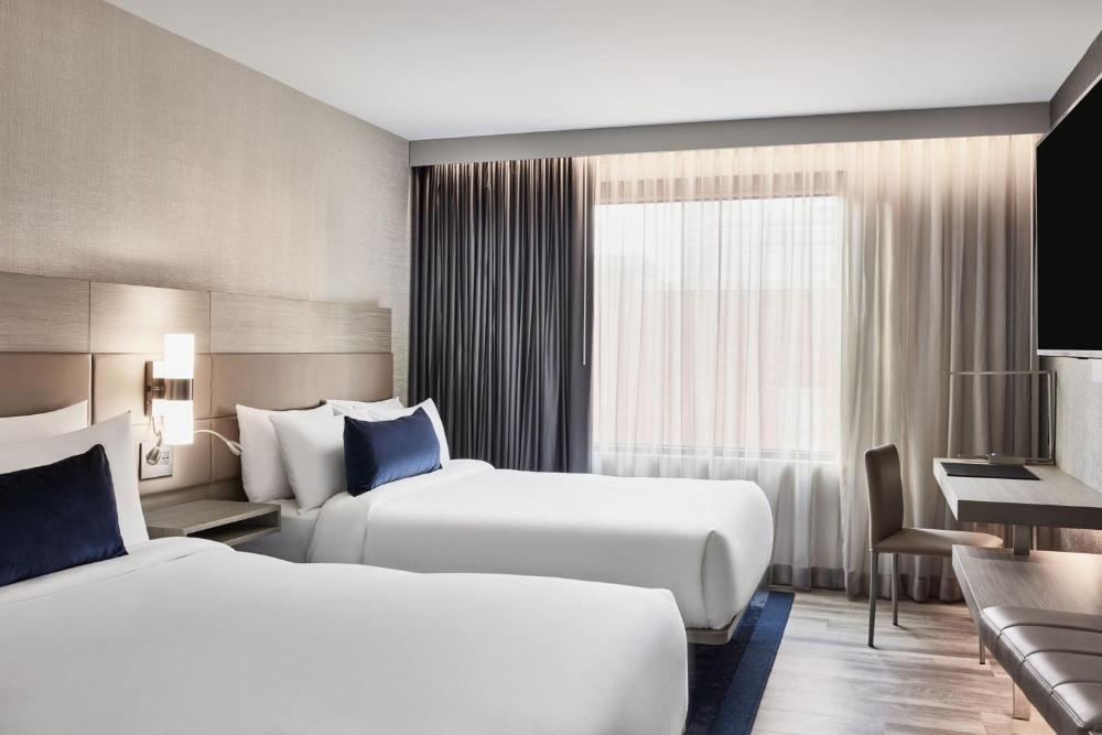 Standard Queen Room with Two Queen Beds - Hearing Accessible interior