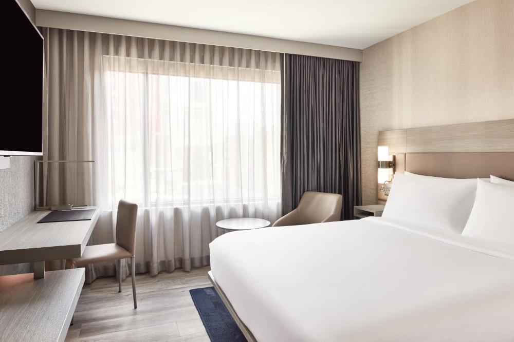 Standard King Room interior